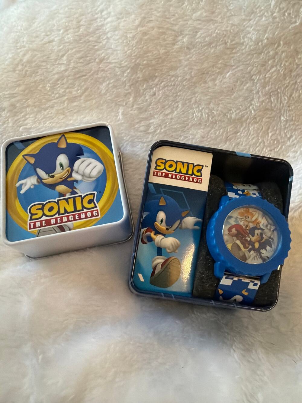 Accutime Sonic The Hedgehog Kids Flashing LCD Digital Watch Blue w/ Tin NEW